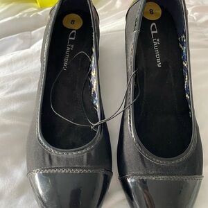 CL by Laundry Women's Black Patent Toe Flats